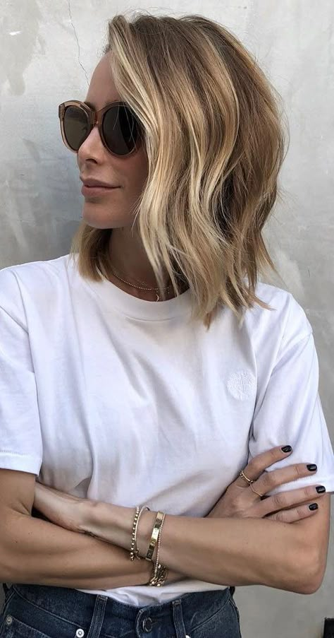 Hair Colors For Summer, Blonde Hair Colors, Beautiful Blonde Hair, Dark Blonde Hair, Blonde Hair Inspiration, Mom Hairstyles, Summer Hairstyles For Medium Hair, Short Hair Balayage, Hair Summer