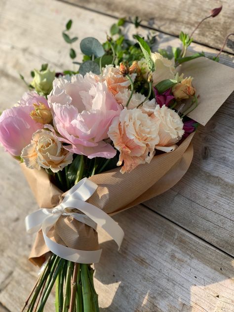 Pretty flower bouquet featuring pink peony, apricot lisianthus and eucalyptus. Apricot Lisianthus, Eustoma Bouquet, Pretty Flower Bouquet, Tulip Wedding, Peach Peonies, Pretty Flower, Pink Peony, Pink Peonies, Pretty Flowers