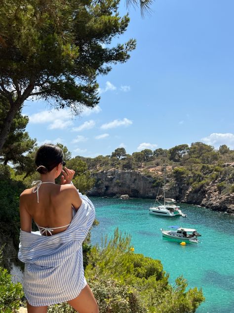 spanish summer spain europe girl aesthetic mallorca sea Spain In The Summer, Travel Aesthetic Spain, Old Spain Aesthetic, Spanish Vibes Aesthetic, Mallorca Spain Outfit, Europe Girl Aesthetic, Summer In Spain Aesthetic, Spanish Summer Aesthetic, Spain Summer Aesthetic