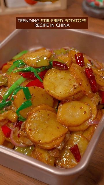 Chinese Stir Fried Potatoes, Chinese Stir Fry Potatoes, Potato Stir Fry Recipes, Chinese Buffet Potatoes, Chinese Potato Recipes, Asian Potato Recipes, Chinese Potatoes, Chinese Potatoes Recipe, Asian Potatoes