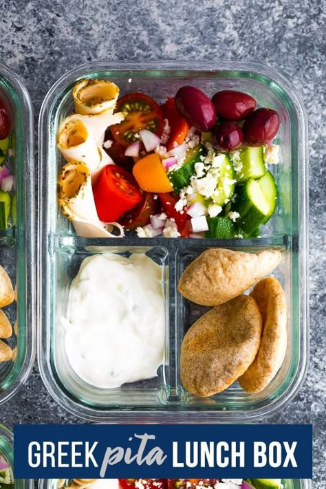 No cook Greek pita bento box has chicken, greek salad, tzatziki and pita bread. No cooking required, and assembled in under 20 minutes! Chicken Greek, Greek Pita, 2b Mindset, Salad Meal Prep, Work Lunches, Cold Lunches, No Cook, Make Ahead Lunches, Chicken Meal Prep