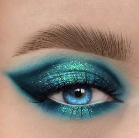 Hollowen Costume, Teal Eye Makeup, Teal Makeup, Anastasia Makeup, Green Eyeshadow Look, Eyeshadow Ideas, Eye Makeup Styles, Cute Eye Makeup, Make Up Inspiration