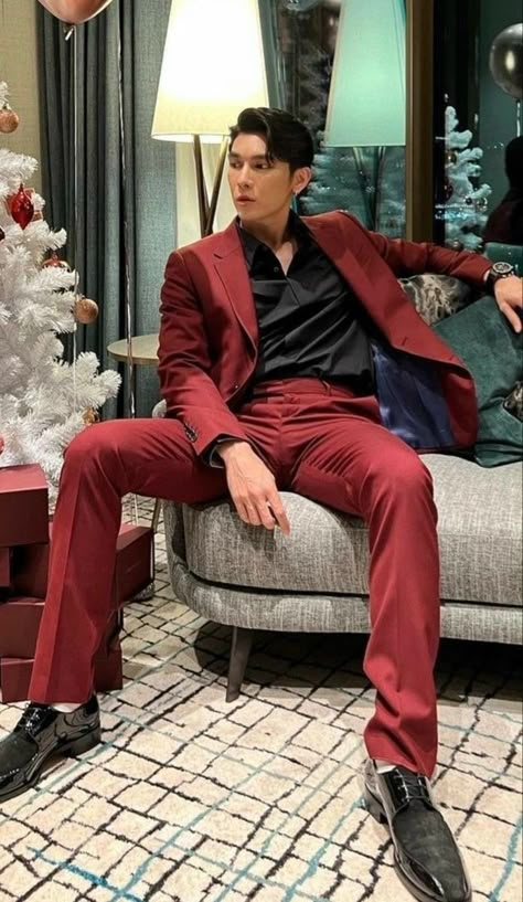 Dark Red Suit, Masculine Fits, Valentines Day Outfit Ideas, Ahn Bo Hyun, Cosplay Boy, Suppasit Jongcheveevat, Male Outfits, Day Outfit Ideas, Casino Outfit