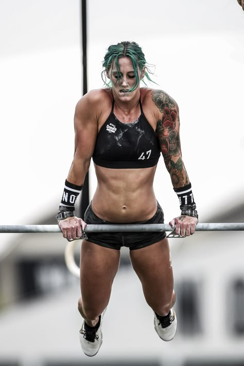 📸: @doooker Crossfit Woman Body, Crossfit Motivation Women, Danielle Brandon, Crossfit Body, Muscle Mommies, Crossfit Inspiration, Crossfit Motivation, Crossfit Women, Crossfit Girls