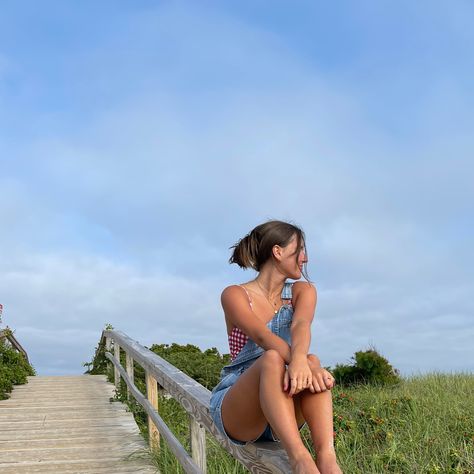 maine, beach, new england, overalls, summer Rhode Island Aesthetic Outfit, Maine Pictures Ideas, Maine Instagram Pictures, Summer In Maine Outfits, Cape Cod Pictures Ideas, Maine Summer Outfit, Maine Photoshoot, Maine Aesthetic Summer, New England Summer Outfits