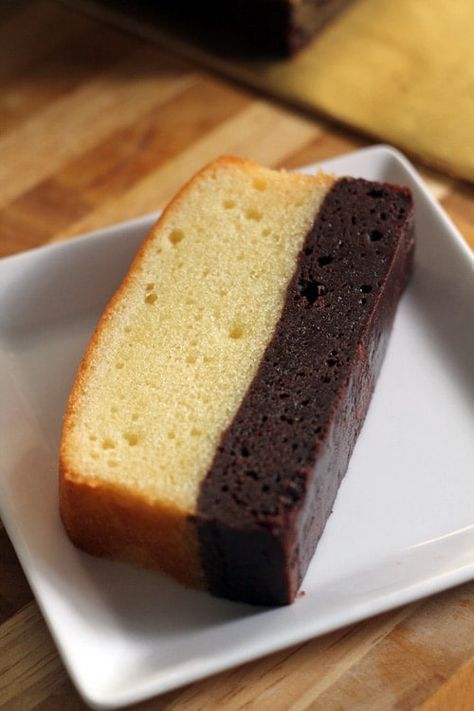 Brownie Butter Cake Recipe, Weight Watcher Desserts, Cake Brownie, Butter Cake Recipe, Kolaci I Torte, Brownie Recipe, Delicious Cake, Brownie Cake, Loaf Cake