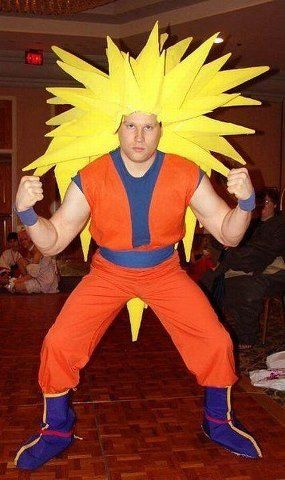 super saiyan 3 diy wig Mr Worldwide Costume, Dragon Ball Z Halloween Costumes, One Night Stand Costume, Halloween Costume Fails, Cosplay Fail, Engineer Costume, Goku Cosplay, Diy Wig, Halloween Costumes For Couples