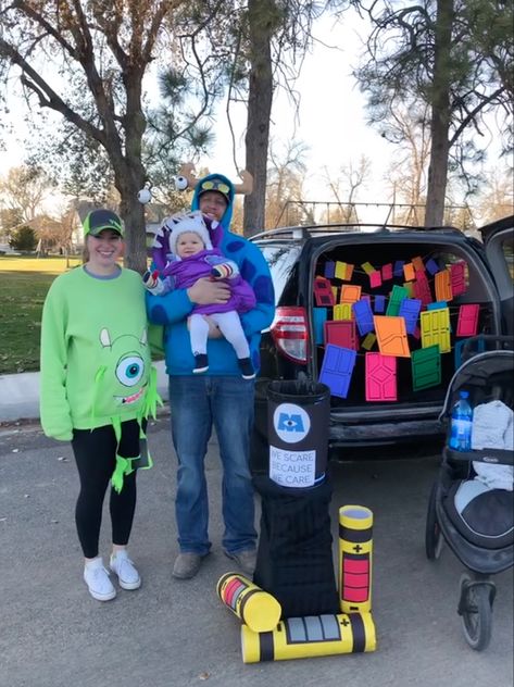 Trunk Or Treat Pregnant, Monsters Inc Family Costume Pregnant, Pregnant Trunk Or Treat Ideas, Monsters Ink Family Halloween Costumes, Pregnancy Halloween Costumes Family, Pregnant Family Halloween Costumes, Pregnant Halloween Costumes Family, Halloween Costumes Pregnant, Costumes Pregnant