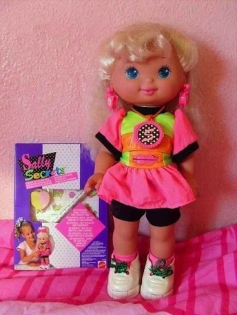 Sally Secrets | 55 Toys And Games That Will Make '90s Girls Super Nostalgic Childhood Memories 90s, 90s Girl, 90s Toys, Fun Arts And Crafts, 90s Childhood, Hello Dolly, 90s Nostalgia, Childhood Toys, 90s Kids