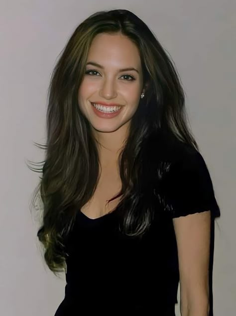 Black Hair Aesthetic, Angelina Jolie Photos, 90s Fashion Women, Long Hair Cuts, Angelina Jolie, Pretty Woman, Hair Inspo, Cute Hairstyles, Pretty People