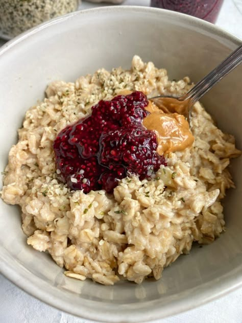 Stovetop Oatmeal, Flavor Combinations, So Satisfying, Food Is Fuel, Food Obsession, Easy Breakfast, Super Simple, Aesthetic Food, I Love It