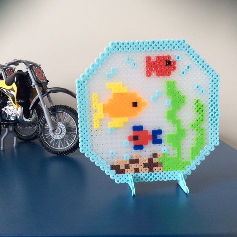 Perler Bead Aquarium, Perler Beads Fish Pattern, Fish Perler Beads, Perler Bead Fish, Pearled Beads Pattern, Cool Perler Bead Ideas, Cute Perler Beads Designs, Perler Beads Art, Perler Bead Ideas