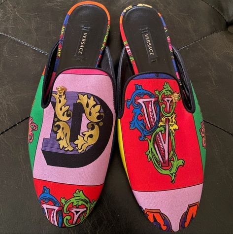 Shoes Moschino Jacket, Poshmark Shoes, Versace Shoes, Printed Flats, Flat Mules, Alphabet Print, Mule Flat, Moschino, Mule Shoe