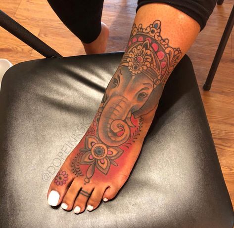 ✨ Go follow @blackgirlsvault for more celebration of Black Beauty, Excellence and Culture♥️✊ Vine Foot Tattoos, Cute Foot Tattoos, Tato Paha, Tattoo Placement Ideas, Tattoos Infinity, Snakebites, Foot Tattoos For Women, Tattoos For Women Flowers, Inspiration Tattoo