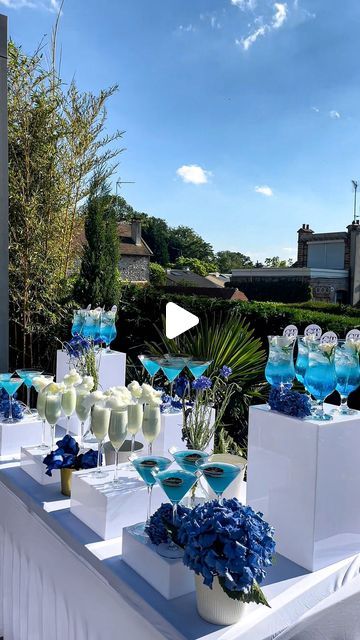 𝐌 𝐎 ☾ 𝐍 𝐋 𝐈 𝐆 𝐇 𝐓    𝐁 𝐀 𝐑 on Instagram: "What a wonderful world 💙

Contact us to have us for your event ☁️

#cocktail #cocktailbar #cocktaildress #mocktail #mocktailsandcocktails #cocktailporn #cocktailtime #bluecocktail #cocktailbleu #mocktailbleu #bluemocktail #buffet #welcomedrink #vindhonneur #cocktailanniversaire #anniversary #support #supportbuffet #presentoir #presentoirbuffet #presentoircocktail #barman #parisbar #pariscocktailweek #pariscocktails" Cocktail Party Decorations Night, Cocktail Station Party, Elegant Cocktail Party, Boat Bar, Paris Bars, Cocktail Party Decor, Cocktail Station, Blue Beach Wedding, Cocktail Decoration