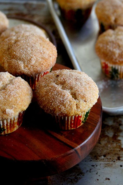 Apple Cider Donut Muffins – A Cup of Sugar … A Pinch of Salt Apple Cider Donut Muffins, Caramel Donut, Streusel Bars, Strawberry Sweets, Chocolate Cocktails, Donut Muffins, Bacon Appetizers, Filled Muffins, Coffee Cookies