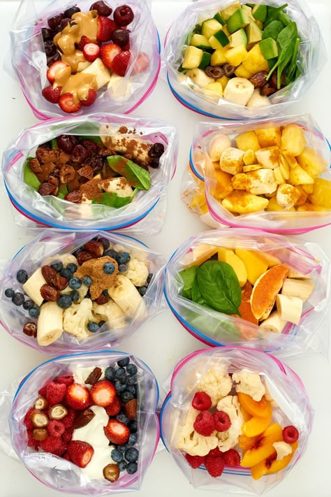 All of these ideas pack around 20 grams of protein so that you can stay fueled through the morning. Smoothie Kits, Freezer Smoothies, Resep Smoothie, Resep Salad, Resep Diet, Smoothie Packs, Smoothie Detox, Healthy Breakfast Smoothies, Makanan Diet