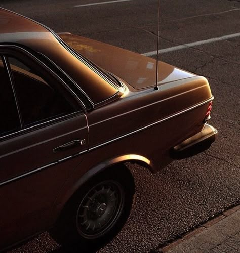 Brown Car, Brown Cafe, Suede Tote Bag, Brown Eyed Girls, Brown Fall, Brown Wallpaper, Brown Coffee, Aesthetic Coffee, Color Cafe