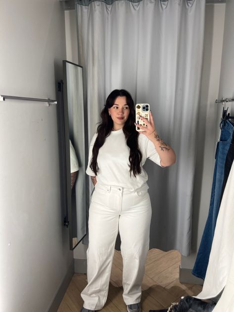 Jessie Kirk wear a size NZ14 in the white baggy wide jeans from H&M. #midsize #midsizefashion #fashioninfluencer #midsizestyleinspo" White Pants Outfit Midsize, White Jeans Midsize, Midsize White Shirt Outfit, Mid Size Baggy Jeans Outfit, White Jeans Curvy Outfit, Midsize White Outfit, Midsize White Jeans, Baggy Jeans Midsize, Jeans Midsize