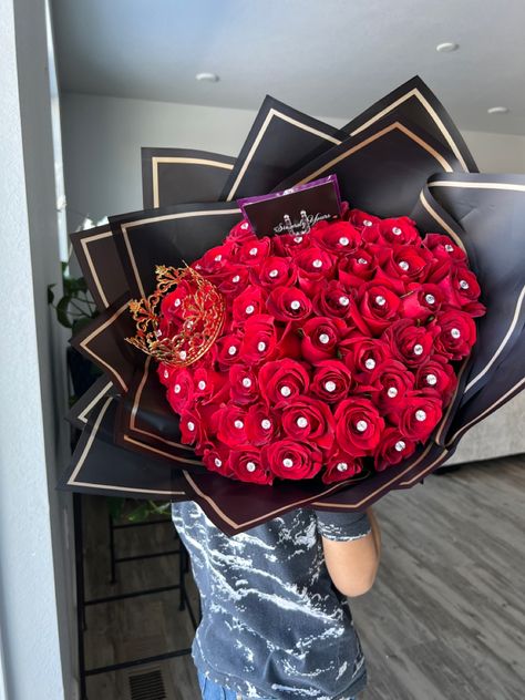 50 Red Roses Bouquet, Red Flower Bouquet, Red Roses Bouquet, Ideas Cumpleaños, Fancy Flowers, Red Rose Bouquet, Real Rose, Roses Bouquet, Bouquet Ideas