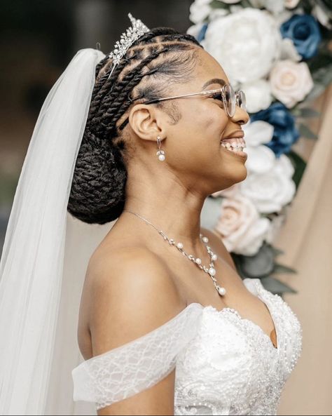 Wedding Nails For Bride Classy Bridal Indian, Locs With Veil, Bridal Hair Inspiration Veils, Braids Wedding Hair Black Women, Wedding Hairstyles For Dreadlocks, Black Bride With Locs, Natural Wedding Hairstyles Black Bride With Veil, Wedding Hairstyles For Locs The Bride, Locs For Wedding Black Women