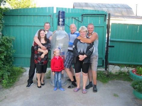 23 WTF pictures from Russia - Wtf Gallery Awkward Family Portraits, Russia Pictures, Russian Party, Meanwhile In Russia, Photo Funny, Funny Troll, Walmart Photos, Drunk Humor, Awkward Family Photos