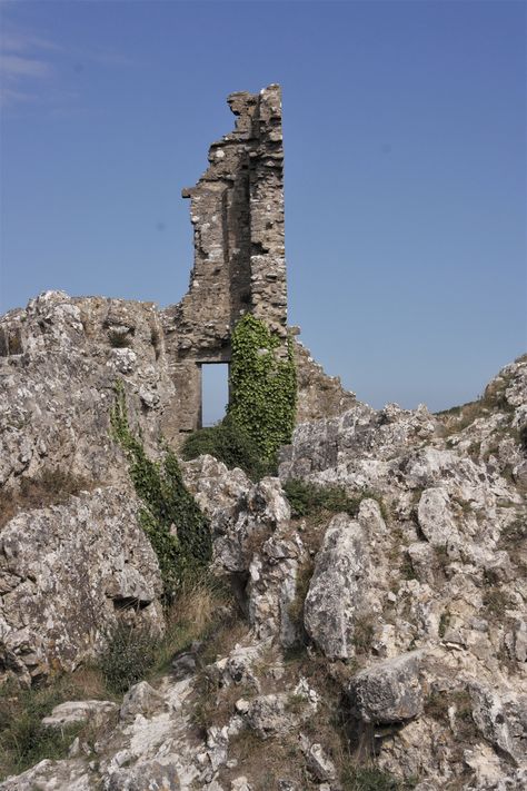 Crumbling Tower | Corfe Castle Crumbling Castle, Haunted Castles, Landscape Reference, Corfe Castle, You Deserve The World, Haunted Castle, Castle Tower, Minecraft Builds, Haunted Houses