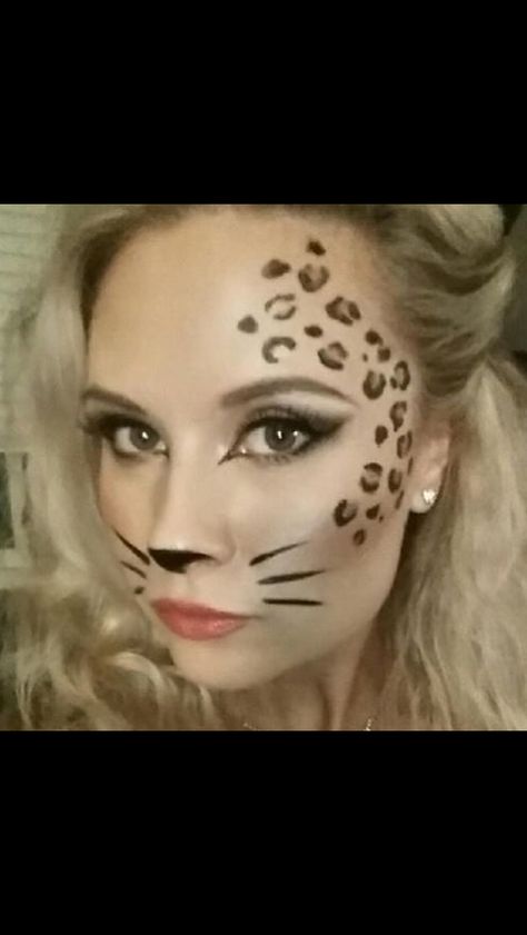 Leopard Face Paint Women, Cheetah Women Costume, Diy Cheetah Costume Women, Cheetah Costume Makeup, Cheetah Face Makeup, Facepainting Ideas For Women, Diy Cheetah Costume, Cheetah Costume Women, Panther Makeup