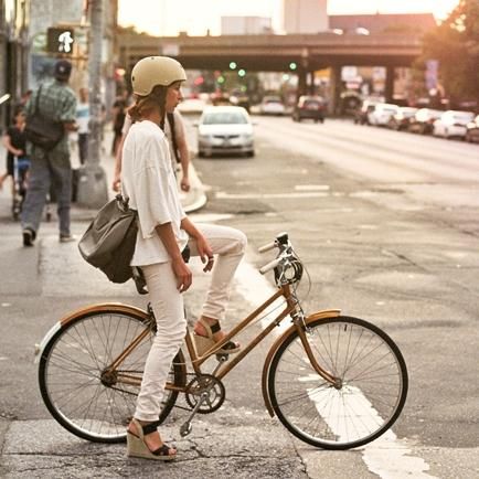 UPDATE - Check out our Runway-inspired list! The search for a cool bike helmet is never-ending. A stylish head-protector can enhance your outfit. And help you f Cute Helmets For Women, Women Biking Outfit, Cute Bike Outfit, Cute Bike Riding Outfits, Biking Outfit Women, Bike Style Women, Cute Bike Helmet, Commuter Bike Style, Bicycle Helmets For Women