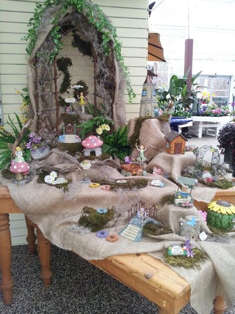 Fairy display Fairy Vendor Booth, Booth Display Ideas Diy, Craft Displays, Garden Displays, Vendor Table, Stall Display, Craft Market Display, Fairies Garden, Vendor Displays