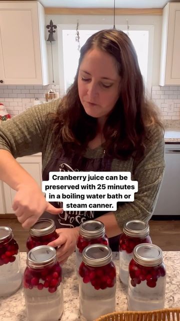 Canning Cranberry Juice, Bechamel Recipe, Hot Water Bath Canning, Canned Cranberries, Food Preserving, Food Prep Storage, Canned Foods, Water Bath Canning, Less Sugar