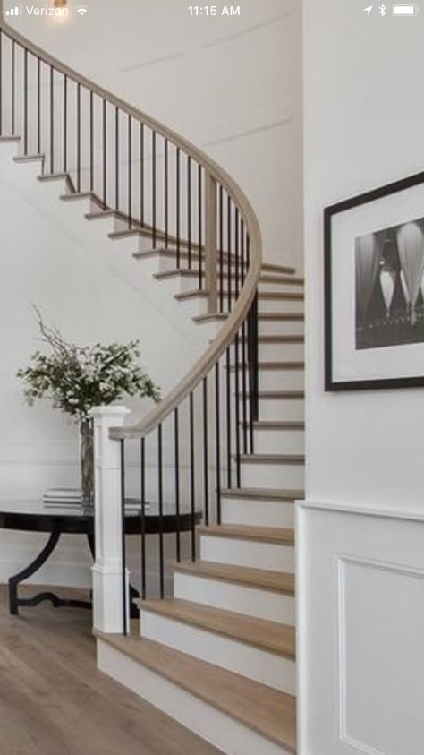 Curved Stair Railing Ideas Modern, Farmhouse Curved Staircase, Modern Curved Staircase Railing, Modern Entryway Stairs, Curved Stair Railing Ideas, Foyer Inspiration Entrance, Transitional Stair Railing, Curve Stairs Design, Round Stair Railing