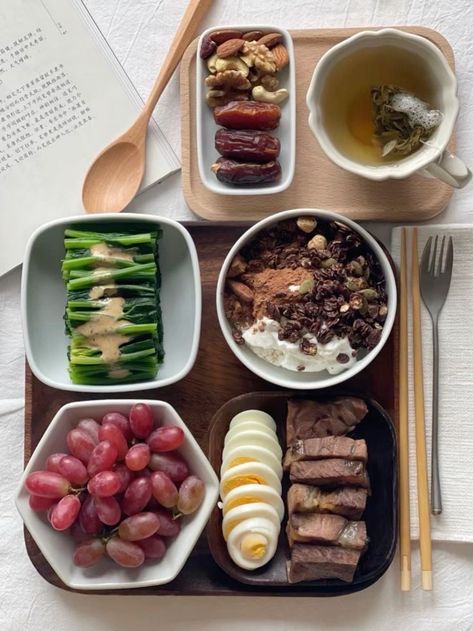 Balance Bowl Recipe, Japanese Meal Plan, Korean Healthy Food, Balanced Lunch, Amazing Food Platters, Christmas Meals, Festive Recipes, Meal Inspiration, Makanan Diet