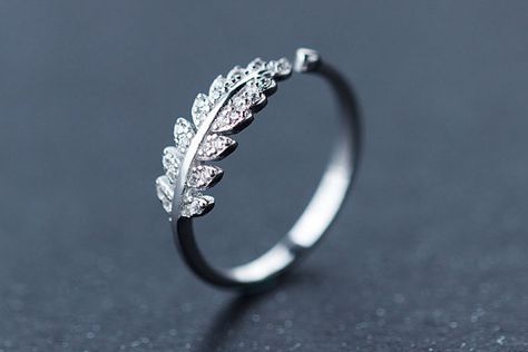 Leaf Ring Silver Ring 925 Sterling Silver Rose by MKJewelryShop Silver Leaf Ring, Moon And Star Ring, Feather Ring, Leaf Ring, Girl Jewelry, Rings For Girls, Cute Rings, Girly Jewelry, Chrome Hearts