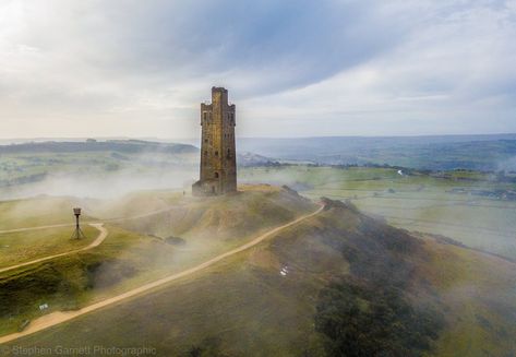 Castle Hill, Huddersfield, West Yorkshire - (c)2018 @stephengarnettphotographic - Oderesfeld - England - Victoria Tower - Drone Castle Hill, West Yorkshire, Watercolor Animals, Monument Valley, Yorkshire, Things To Do, Castle, Tower, England