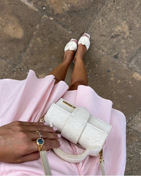 Jacquemus Bag Aesthetic, White Jacquemus Bag, Jacquemus Bag Outfit, Skincare Accessories, Jacquemus Bag, Aesthetic Lifestyle, Accessories Bag, Life Funny, Tiktok Style