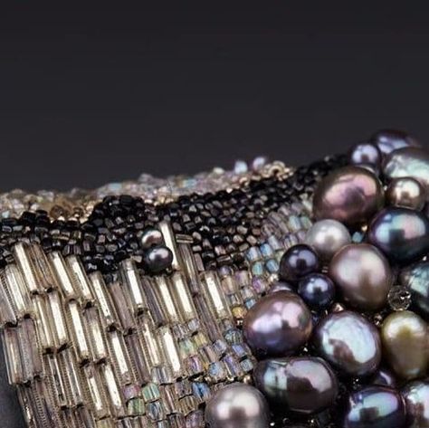 Andrea Gutierrez Jewelry on Instagram Andrea Gutierrez, America Photo, Beaded Fashion, Bead Inspiration, Beaded Jewelry Patterns, Jewelry Patterns, In America, Photo Credit, Beaded Jewelry