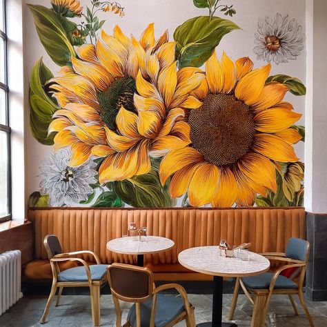 Sunflowers in my gallery 2️⃣#londoncoffee #coffee #londoncoffeeshops #london #coffeeshop #coffeetime #coffeelover #sunflower #baristadaily #espresso #specialtycoffee #caffeine #coffeelovers #coffeeaddict #latteart #coffeegram #londoncoffeeshop #coffeeculture #coffeephotography #londoncafe #londonfood #londonbrunch #barista #instacoffee #ukcoffee #londonlife #coffeeroasters #latte #cafe #londonfoodie London Coffee Shop, London Cafe, London Food, Coffee Culture, Coffee Photography, My Gallery, London Life, Speciality Coffee, Coffee Roasters