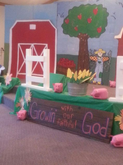 Vbs Farm Theme Decoration, Farm Vbs Decorations, Barnyard Vbs, Farm Vbs, Teach Ag, Farm Play, Fall Classroom Ideas, Farming Family, Fall Classroom