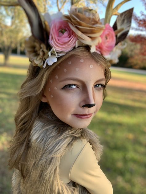 Glam deer makeup for Halloween Deer Makeup Halloween Kids, Simple Deer Makeup, Deer Makeup Halloween, Reindeer Makeup, Deer Halloween Costumes, Deer Halloween, Animal Costumes For Kids, Makeup For Halloween, Deer Makeup