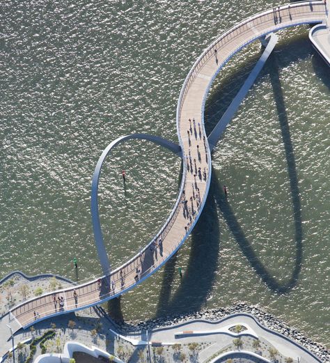 This New Bridge Is All About The Curves Elizabeth Quay, Bridges Architecture, Swan River, Santiago Calatrava, Arch Bridge, Bridge Building, Pedestrian Bridge, Bridge Design, Suspension Bridge