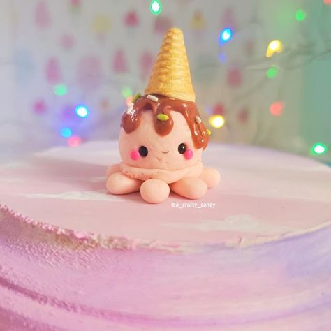 Clay Ice Cream Cone, Strawberry Ice Cream Cone, Clay Ice Cream, Christmas Ice Cream, Candy Clay, Clay Candy, Clay Inspo, Polymer Clay Kawaii, Food Drawings