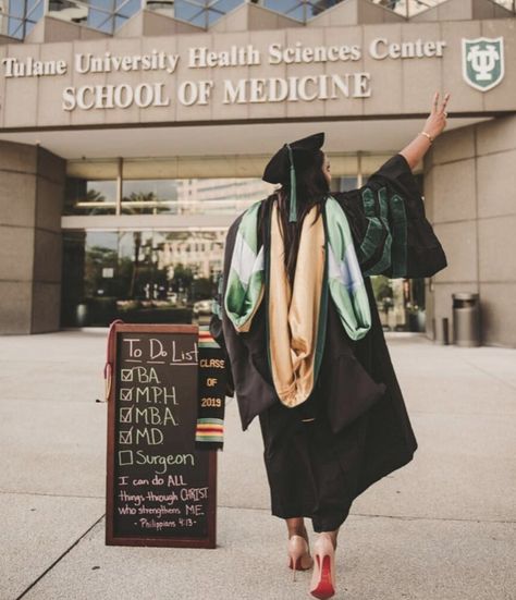 Pharmacy School Graduation, Masters Graduation Pictures, Graduation Goals, Med School Graduation, Nursing Graduation Pictures, Masters Graduation, College Graduation Photoshoot, Doctor Graduation, Phd Graduation