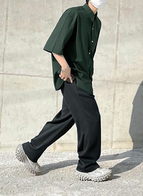 Oversized Male Outfit, Lazy Outfits Men, Baggy Pants Men, Oversized Shirt Outfit, Shirt Outfit Men, Relaxed Outfit, Street Snap, Green Outfit, Loose Outfit