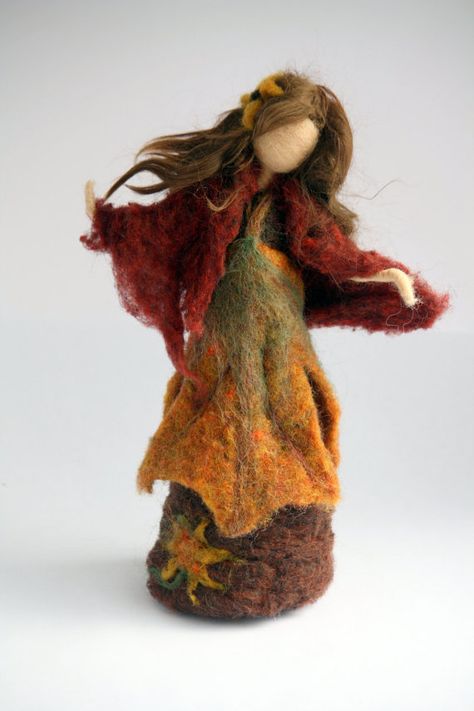 Spirit Art Dolls, Crafts By Season, Felt Mushroom, Waldorf Crafts, Felt Fairy, Needle Felting Tutorials, Fiber Artist, Felt Mouse, Nature Table