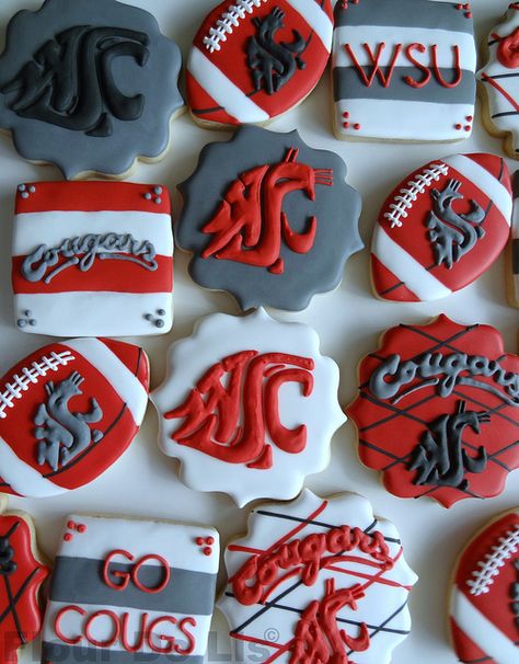 Coug Football Cookies, by Flour De Lis Wsu Cougs, Pullman Washington, Ga Tech, Sports Cookies, Football Cookies, Washington State University, Incredible Edibles, Pretty Cookies, Football Party