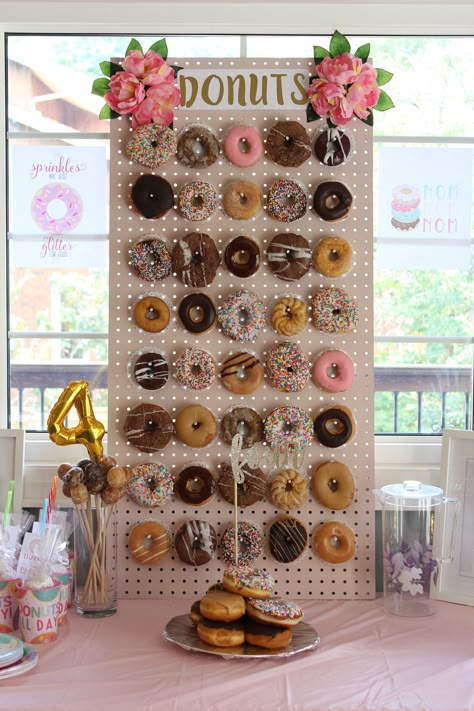 Peg Board Donut Wall Diy, Mini Donut Board, Peg Board Donut Wall, Donut Display Birthday, Donuts Stand Ideas, Donut Board Baby Shower Ideas, Donut Wall Baby Shower Ideas, Donut Board Graduation, Donut Board Birthday