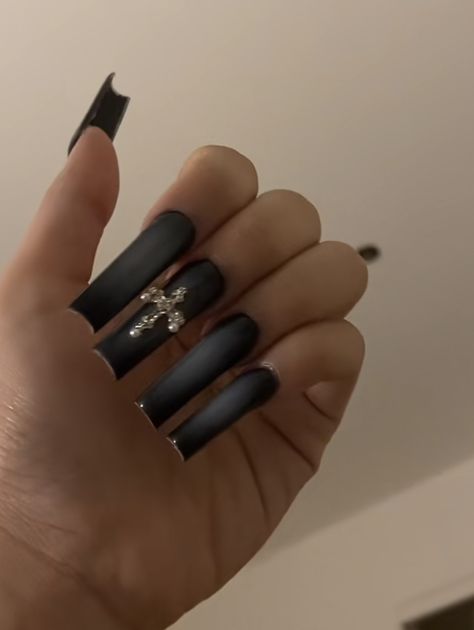 Baddie Black Nails, Dark Long Nails, Mitski Nails, Opiumcore Nails, Y2k Black Nails, December Nails, Wow Nails, Punk Nails, Classy Nail Designs