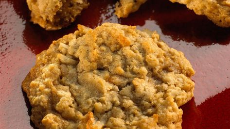 Oatmeal Toffee Cookies Recipe | Hersheyland Heath Bar Bits Recipes, Toffee Cookies Heath, Brickle Cookies, Brickle Recipe, Oatmeal Toffee Cookies, Toffee Cookies Recipe, Toffee Bars Recipe, Toffee Bar, Toffee Cookie Recipe