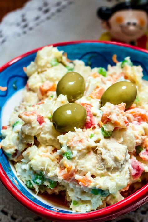 Potato Salad Spanish Style, Puerto Rican Potato Salad, Mexican Potato Salad, Tuna Potato Salad, Spanish Potato Salad, Tater Salad, Spanish Salad, Spanish Menu, Russian Potato Salad